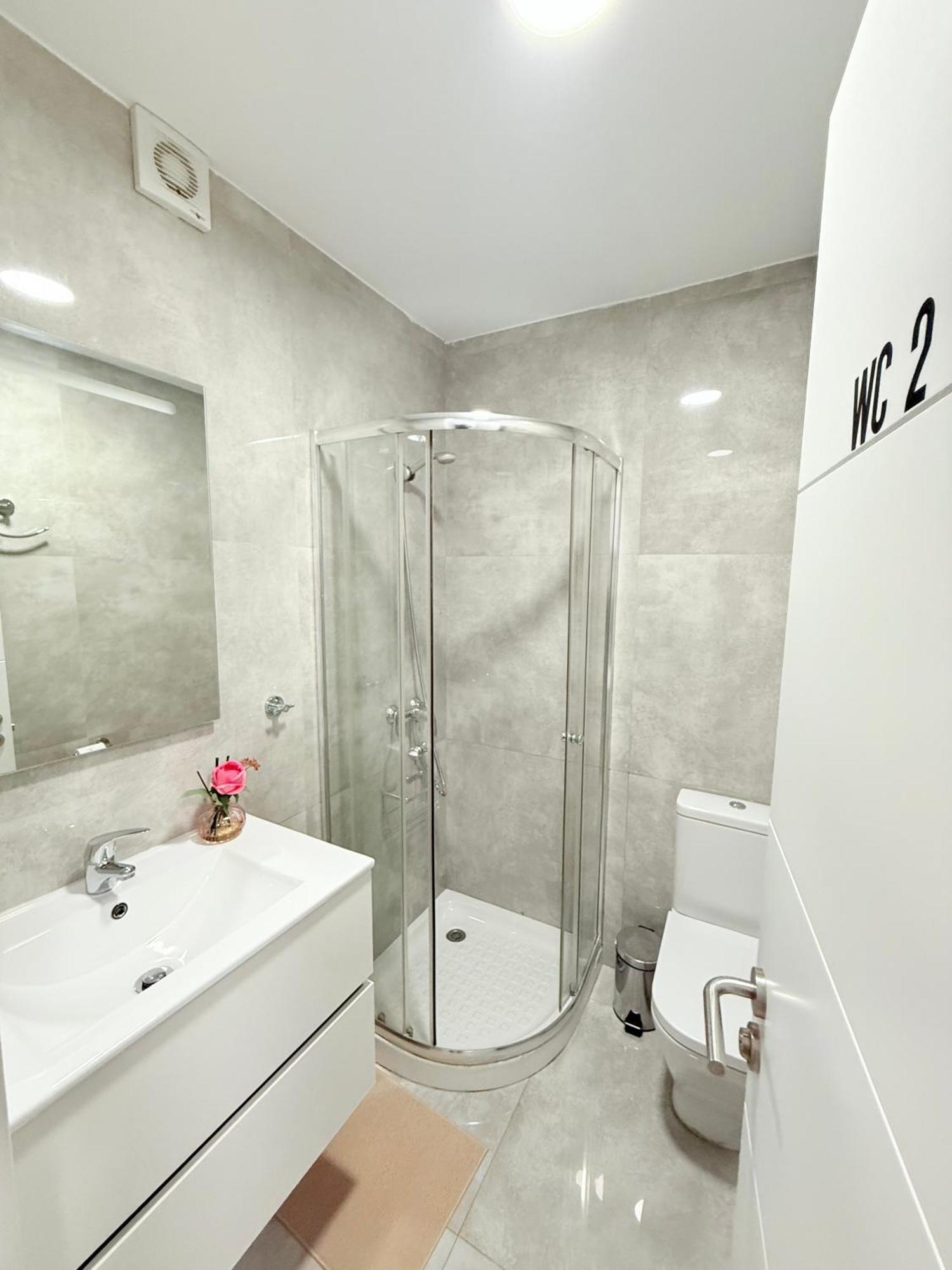 Rosa Rooms, Habitacion Con Bano Privado Pozuelo de Alarcon Ngoại thất bức ảnh