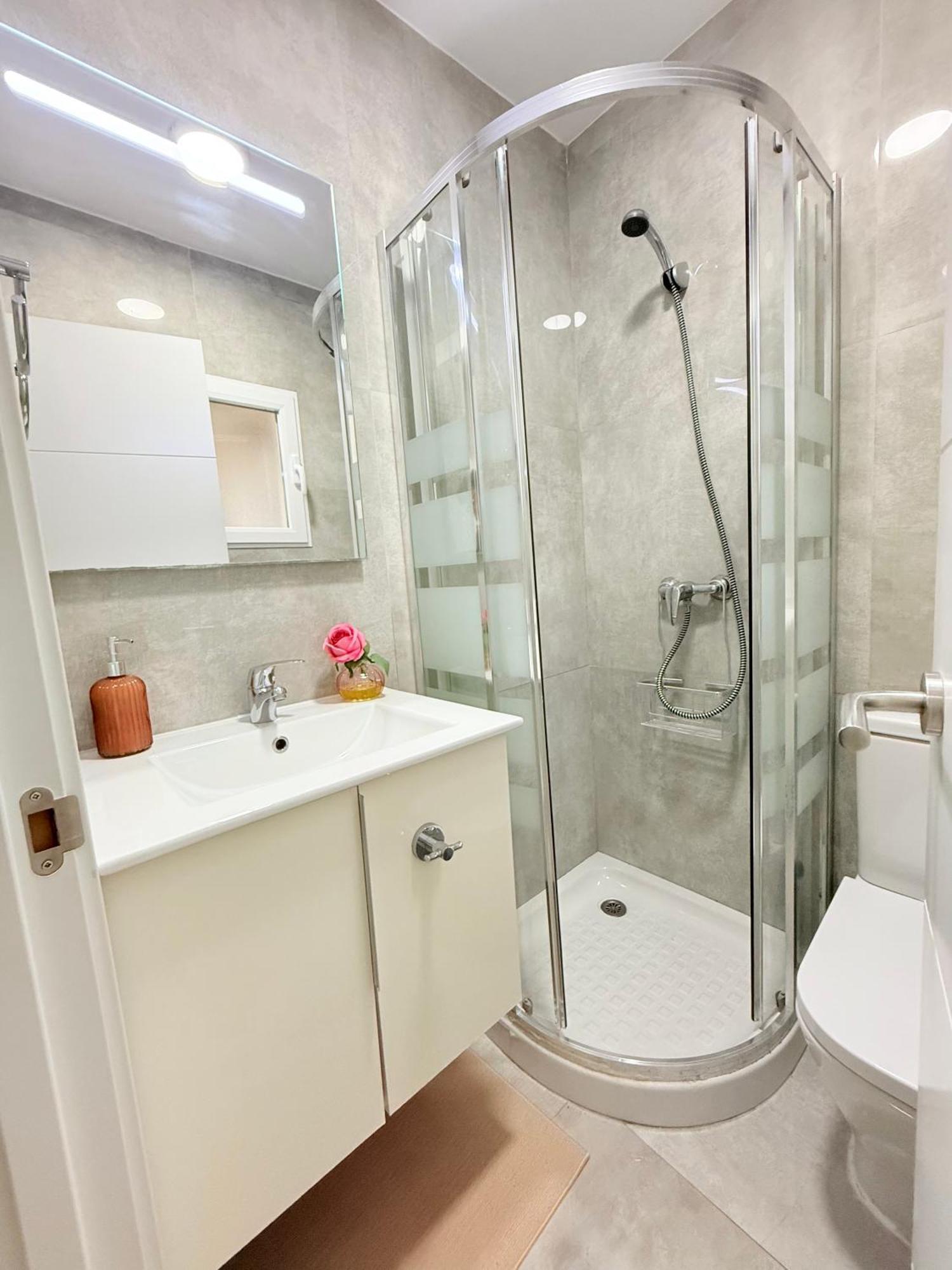 Rosa Rooms, Habitacion Con Bano Privado Pozuelo de Alarcon Ngoại thất bức ảnh